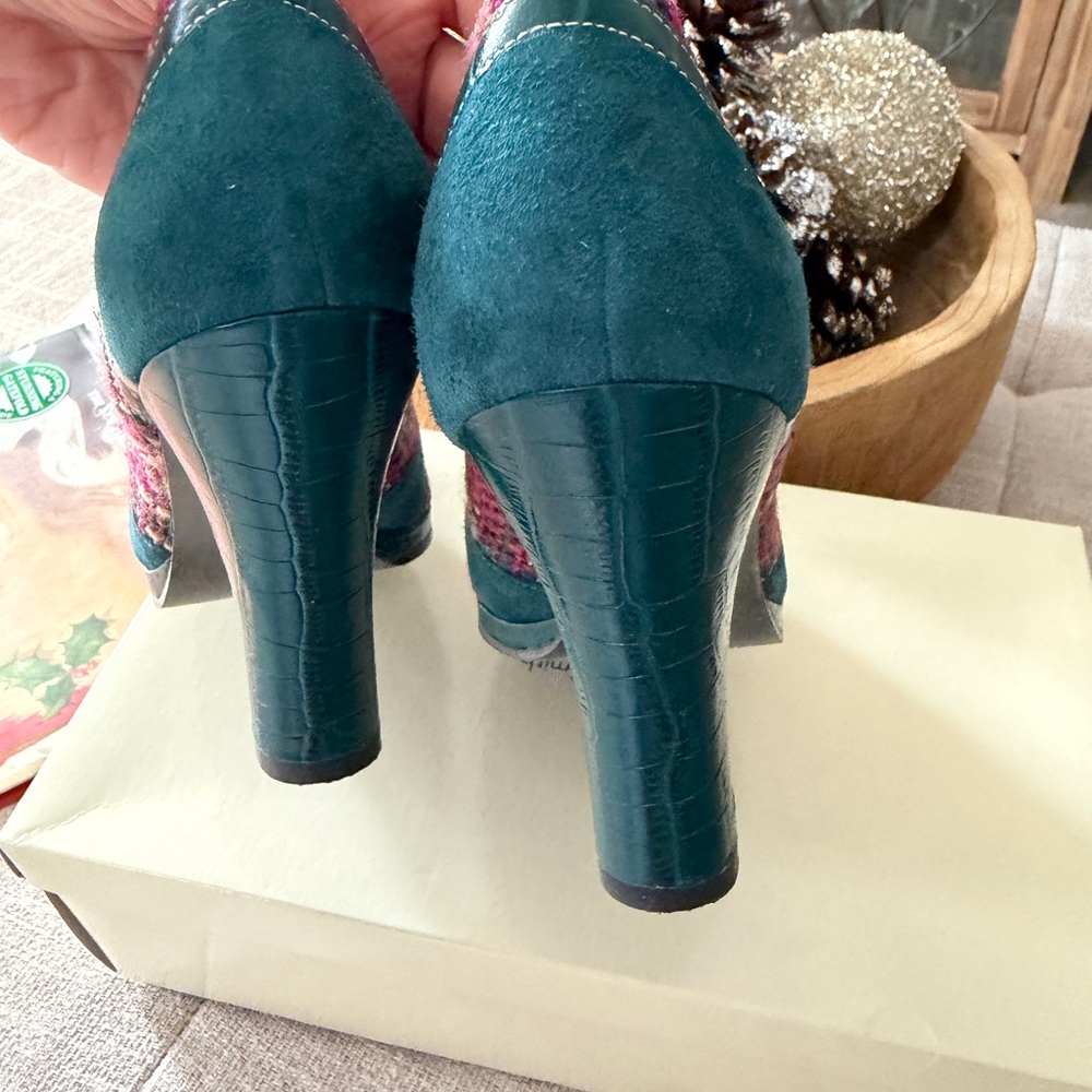 Amanda Smith Vibrant Tweed Peep Toe Heels - Picture 5 of 6
